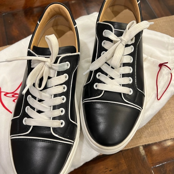 🔴SOLD🔴 Christian Louboutin black sneaker sz40.5 Excellent condition 695 - Picture 5 of 13